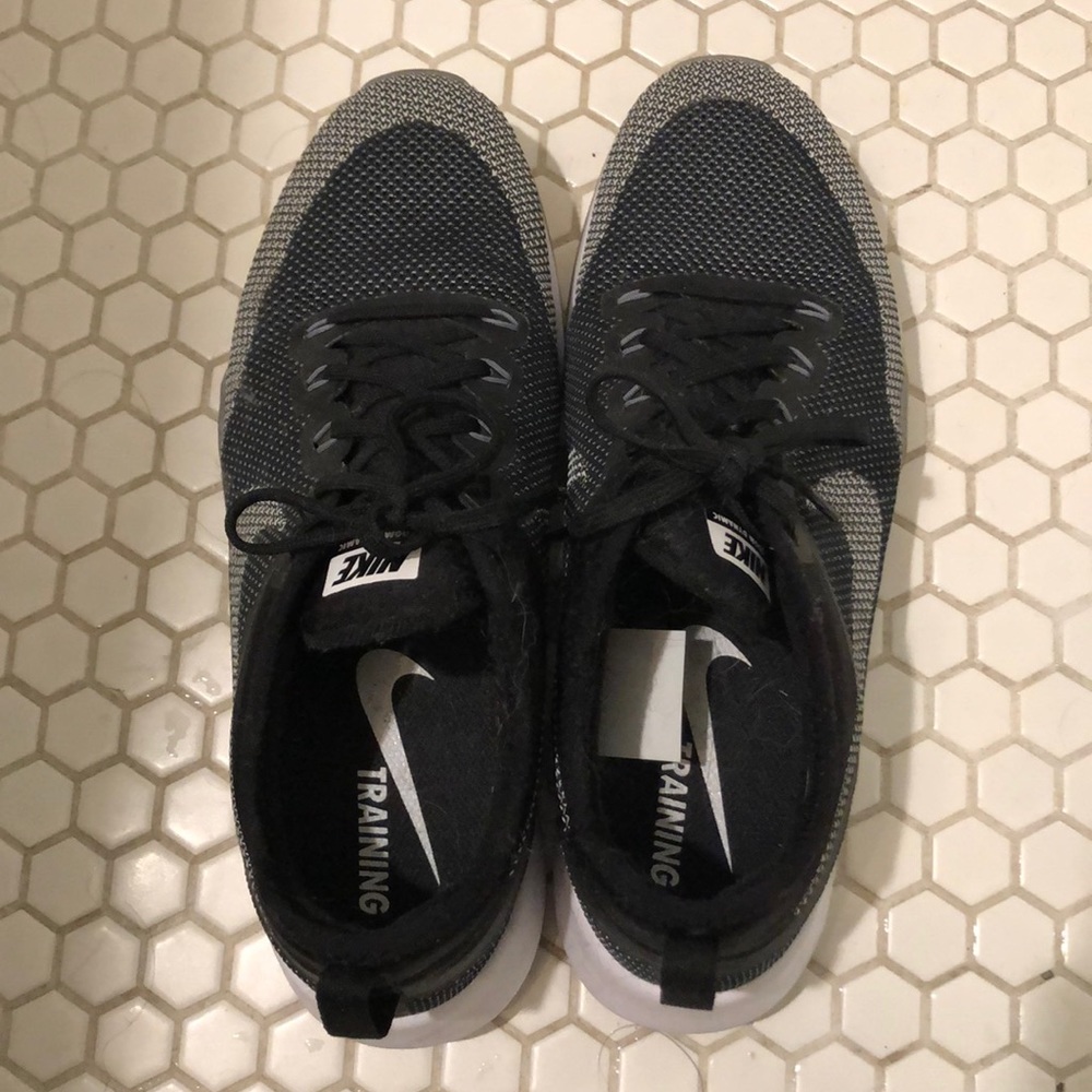 Nike Zoom Dynamic cross trainers women’s size 9
